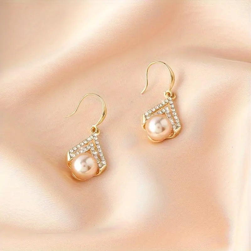 Fashion All-match Water Drop Pearl Earrings Personality Trend