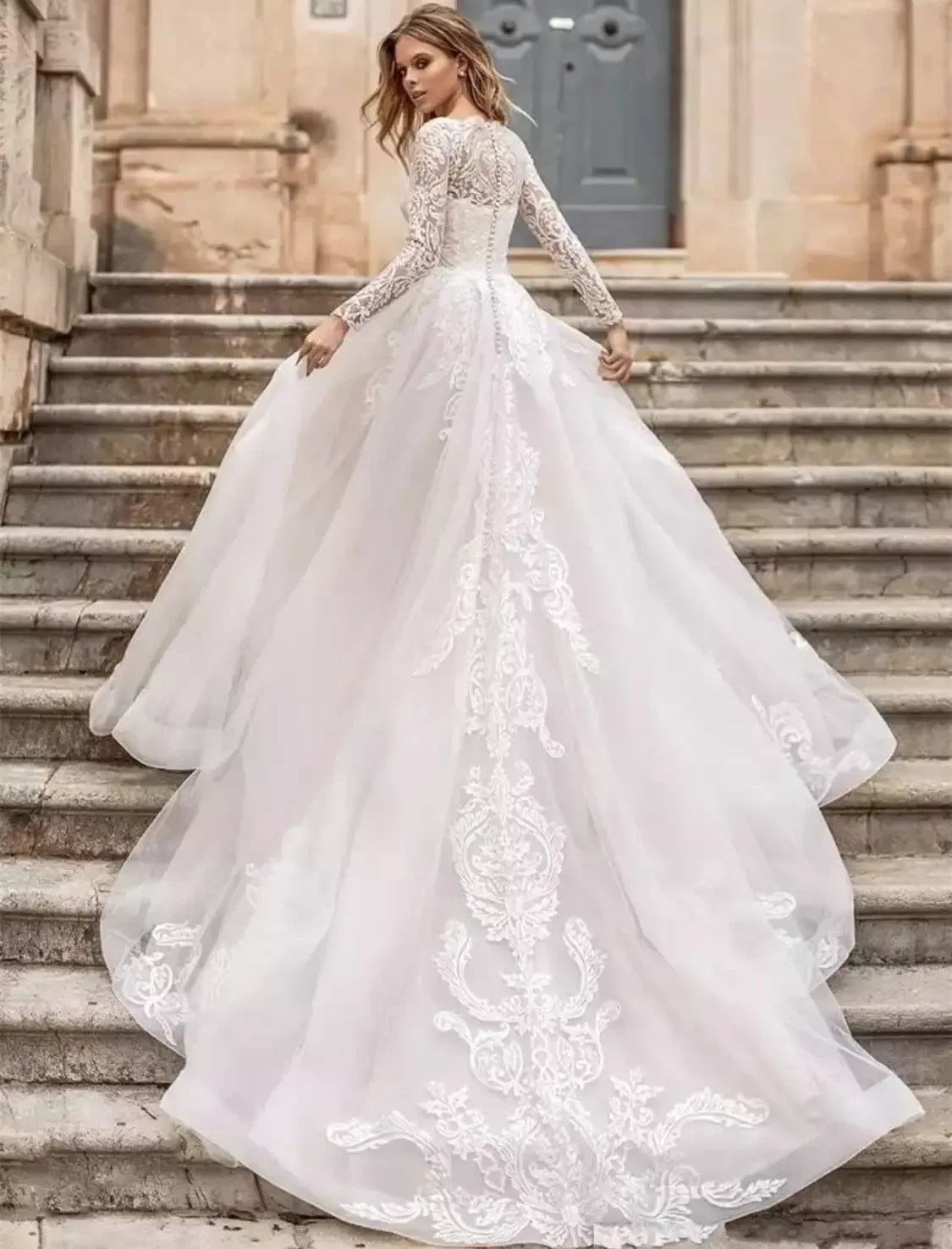 Long Sleeve Exquisite Wedding Dress