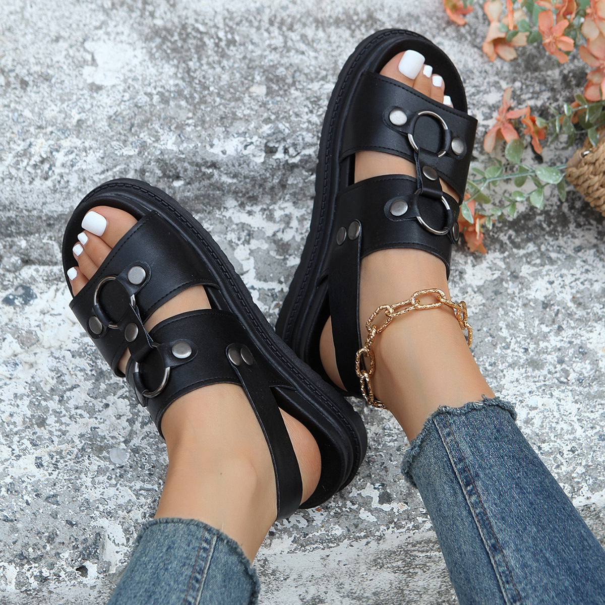 New Rivet Sports Sandals Women Fashion Summer Thick Bottom Buckle Beach Shoes