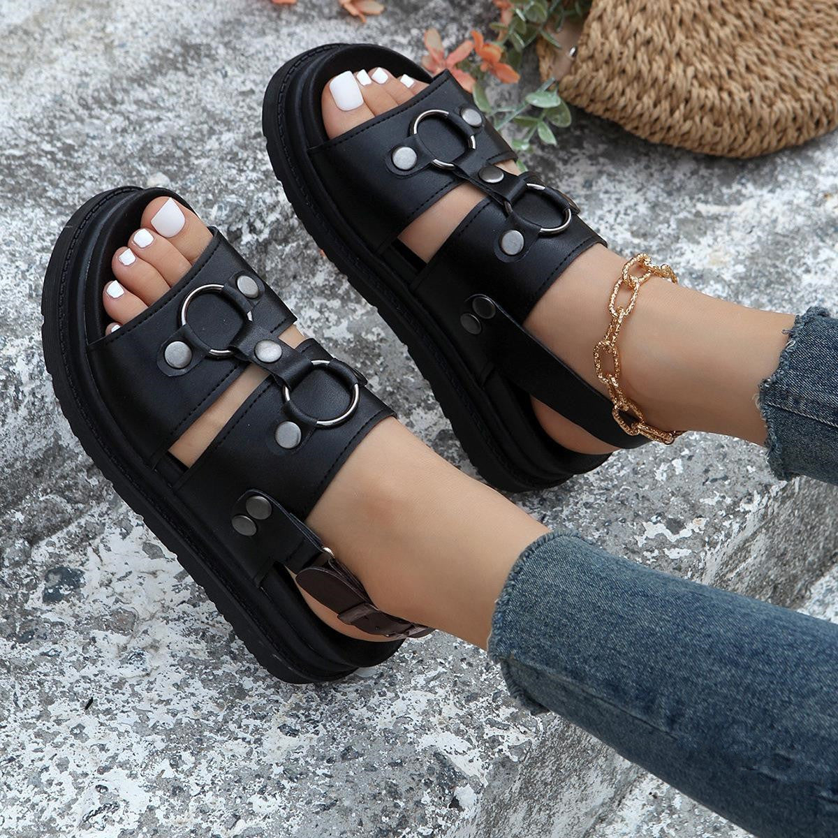 New Rivet Sports Sandals Women Fashion Summer Thick Bottom Buckle Beach Shoes